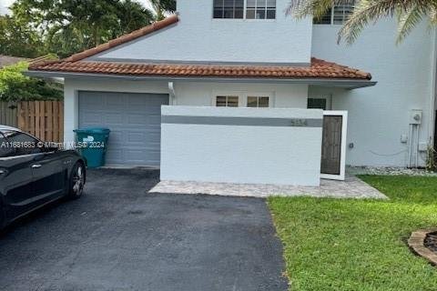 Casa en venta en Miami, Florida, 3 dormitorios, 159.05 m2 № 1413480 - foto 1