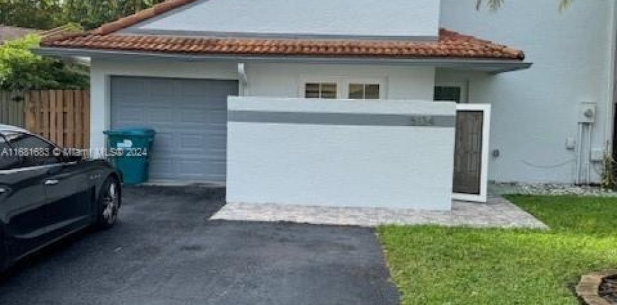 Casa en Miami, Florida 3 dormitorios, 159.05 m2 № 1413480