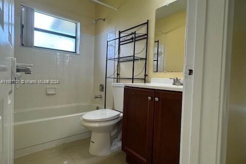 Condo in Pembroke Pines, Florida, 2 bedrooms  № 1413485 - photo 9