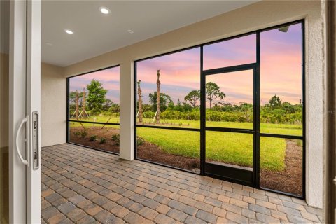 Villa ou maison à vendre à Punta Gorda, Floride: 2 chambres, 187.57 m2 № 1123904 - photo 4