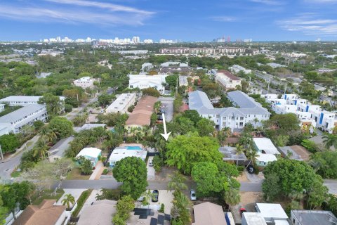 Villa ou maison à vendre à Wilton Manors, Floride: 4 chambres, 184.32 m2 № 1081644 - photo 1