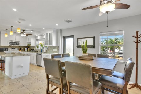 Casa en venta en Pompano Beach, Florida, 5 dormitorios, 239.69 m2 № 700449 - foto 22