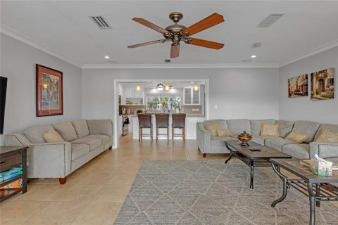 Villa ou maison à vendre à Pompano Beach, Floride: 5 chambres, 239.69 m2 № 700449 - photo 18