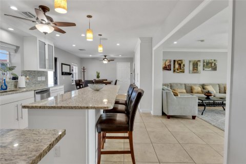 Villa ou maison à vendre à Pompano Beach, Floride: 5 chambres, 239.69 m2 № 700449 - photo 20