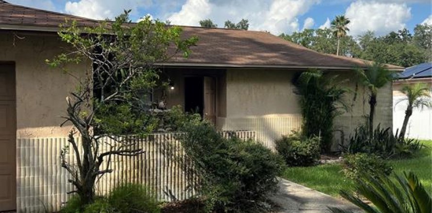 House in Lutz, Florida 3 bedrooms, 110.37 sq.m. № 1371479