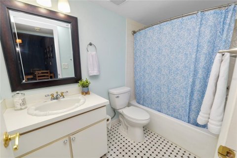 Condo in Mulberry, Florida, 2 bedrooms  № 1371951 - photo 16