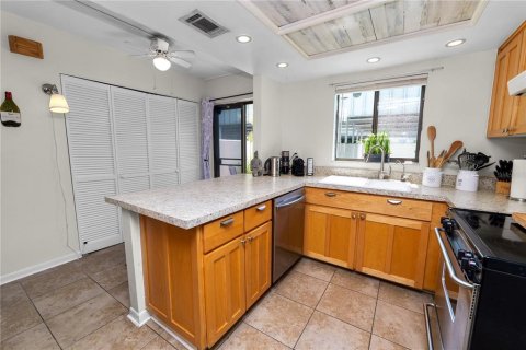 Condo in Mulberry, Florida, 2 bedrooms  № 1371951 - photo 11