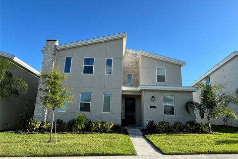 House in Davenport, Florida 10 bedrooms, 405.98 sq.m. № 1344688 - photo 1