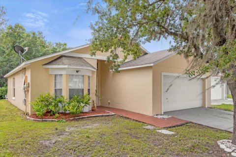 House in Kissimmee, Florida 3 bedrooms, 114.27 sq.m. № 1313718 - photo 2