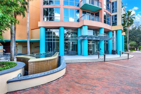 Condominio en venta en Orlando, Florida, 3 dormitorios, 179.49 m2 № 1382836 - foto 6