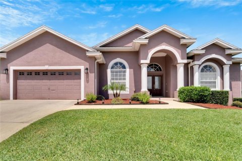 House in Lakeland, Florida 4 bedrooms, 224.64 sq.m. № 1343020 - photo 1