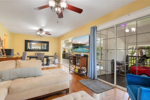 Casa en venta en Orlando, Florida, 5 dormitorios, 186.92 m2 № 1341390 - foto 14