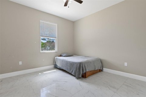 Casa en venta en Lehigh Acres, Florida, 4 dormitorios, 178.37 m2 № 1091109 - foto 21
