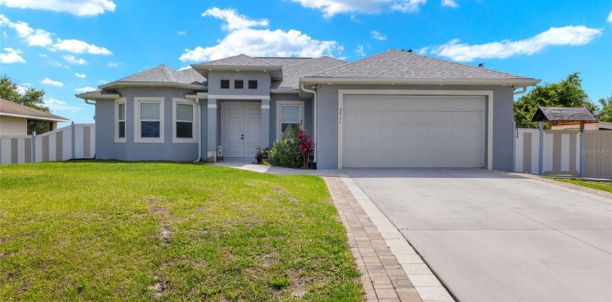 House in Lehigh Acres, Florida 4 bedrooms, 178.37 sq.m. № 1091109
