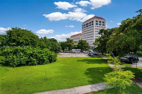 Commercial property in Coral Gables, Florida № 1318970 - photo 18