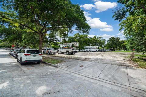 Commercial property in Coral Gables, Florida № 1318970 - photo 27