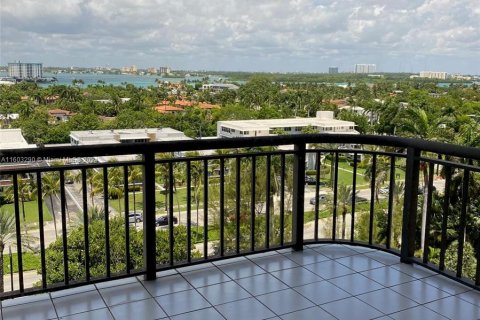 Condominio en venta en Bal Harbour, Florida, 2 dormitorios, 182.74 m2 № 1222260 - foto 4