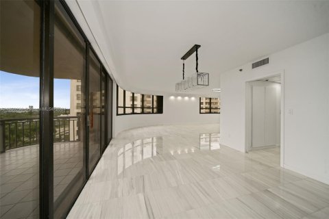 Condominio en venta en Bal Harbour, Florida, 2 dormitorios, 182.74 m2 № 1222260 - foto 12