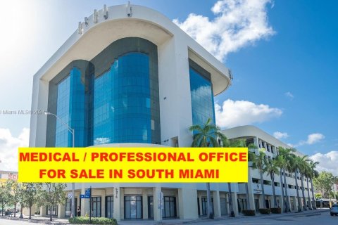 Immobilier commercial à vendre à South Miami, Floride № 993915 - photo 1