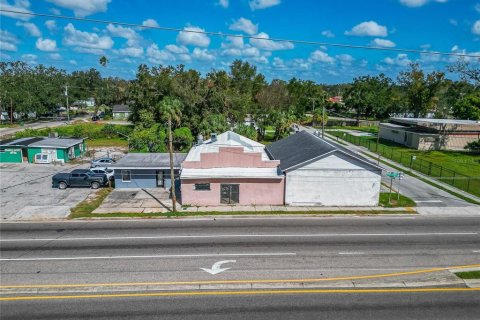 Commercial property in Tampa, Florida № 1418940 - photo 1