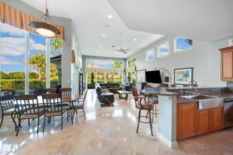 House in West Palm Beach, Florida 5 bedrooms, 458.66 sq.m. № 924544 - photo 23