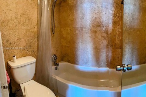 Condo in Miami Beach, Florida, 1 bedroom  № 1224779 - photo 3