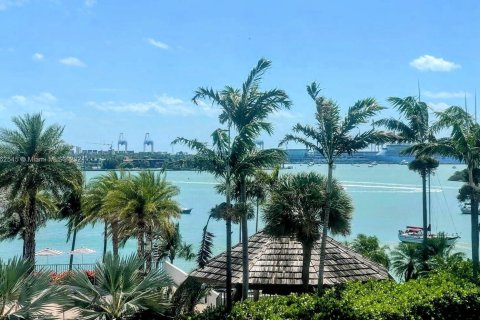 Condo in Miami Beach, Florida, 1 bedroom  № 1224779 - photo 13