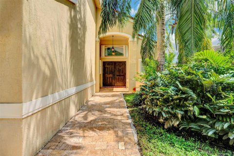 Villa ou maison à vendre à Pembroke Pines, Floride: 4 chambres, 205.59 m2 № 722678 - photo 5