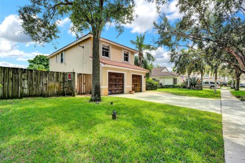 House in Pembroke Pines, Florida 4 bedrooms, 205.59 sq.m. № 722678 - photo 7
