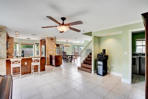 Villa ou maison à vendre à Pembroke Pines, Floride: 4 chambres, 205.59 m2 № 722678 - photo 20