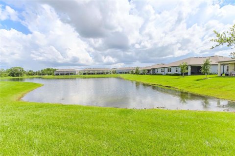 Casa en venta en Land O' Lakes, Florida, 3 dormitorios, 182.83 m2 № 1355899 - foto 2