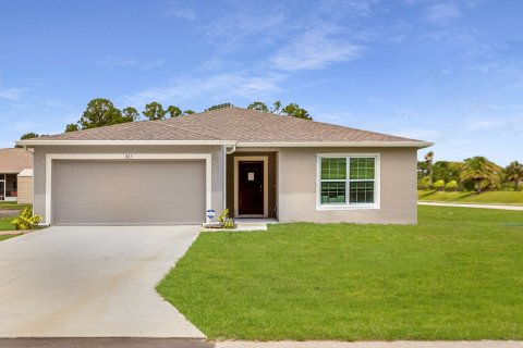 House in Royal Highlands by Focus Homes in Brooksville, Florida 4 bedrooms, 173 sq.m. № 396536 - photo 1