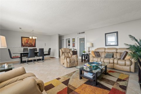 Condominio en venta en Surfside, Florida, 2 dormitorios, 119.38 m2 № 1132526 - foto 5
