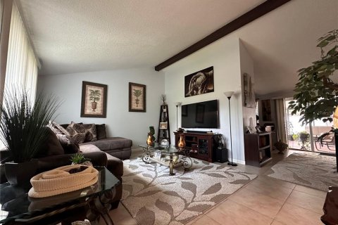 Casa en venta en Tampa, Florida, 3 dormitorios, 135.17 m2 № 1336381 - foto 6