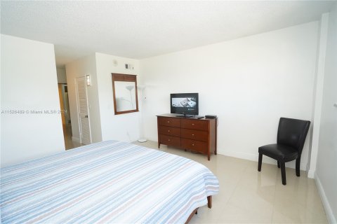 Copropriété à vendre à Sunny Isles Beach, Floride: 1 chambre, 93.37 m2 № 1006648 - photo 23