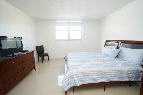 Copropriété à vendre à Sunny Isles Beach, Floride: 1 chambre, 93.37 m2 № 1006648 - photo 20