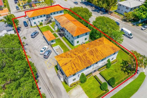 Propiedad comercial en venta en Miami, Florida № 1189273 - foto 3