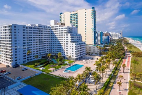 Condominio en venta en Miami Beach, Florida, 1 dormitorio, 91.23 m2 № 1189274 - foto 18