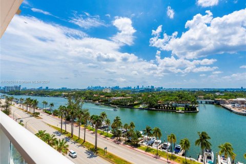 Condo in Miami Beach, Florida, 1 bedroom  № 1189274 - photo 15