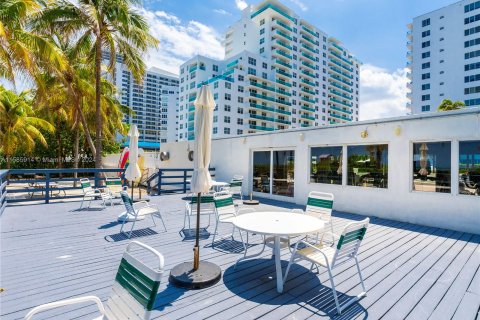 Condominio en venta en Miami Beach, Florida, 1 dormitorio, 91.23 m2 № 1189274 - foto 19