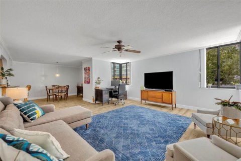 Condominio en venta en Orlando, Florida, 1 dormitorio, 90.21 m2 № 1350493 - foto 6