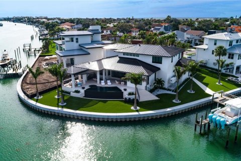 Villa ou maison à vendre à Tierra Verde, Floride: 5 chambres, 487.83 m2 № 1347152 - photo 1