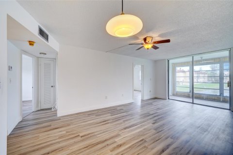Copropriété à vendre à Sunrise, Floride: 2 chambres, 78.97 m2 № 998668 - photo 25