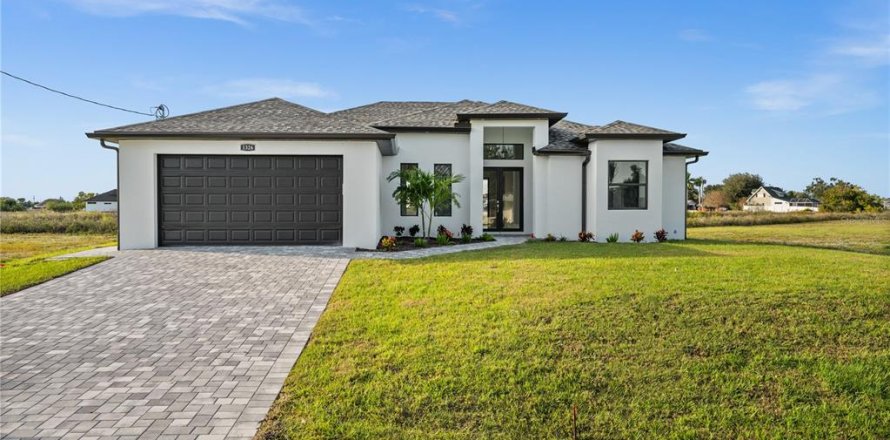 Villa ou maison à Cape Coral, Floride 3 chambres, 180.23 m2 № 1333851