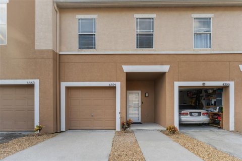 Adosado en venta en Saint Petersburg, Florida, 2 dormitorios, 107.3 m2 № 1382109 - foto 4