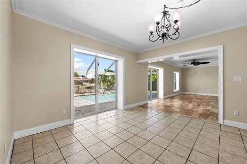 Villa ou maison à vendre à Cape Coral, Floride: 3 chambres, 157.28 m2 № 1382107 - photo 21