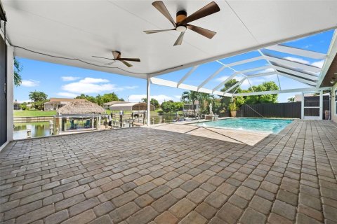 Villa ou maison à vendre à Cape Coral, Floride: 3 chambres, 157.28 m2 № 1382107 - photo 30