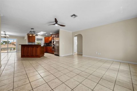 Villa ou maison à vendre à Cape Coral, Floride: 3 chambres, 157.28 m2 № 1382107 - photo 14