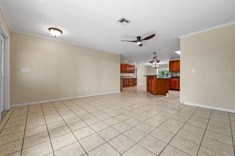 House in Cape Coral, Florida 3 bedrooms, 157.28 sq.m. № 1382107 - photo 15