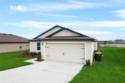 House in Dundee, Florida 3 bedrooms, 145.21 sq.m. № 1382108 - photo 3